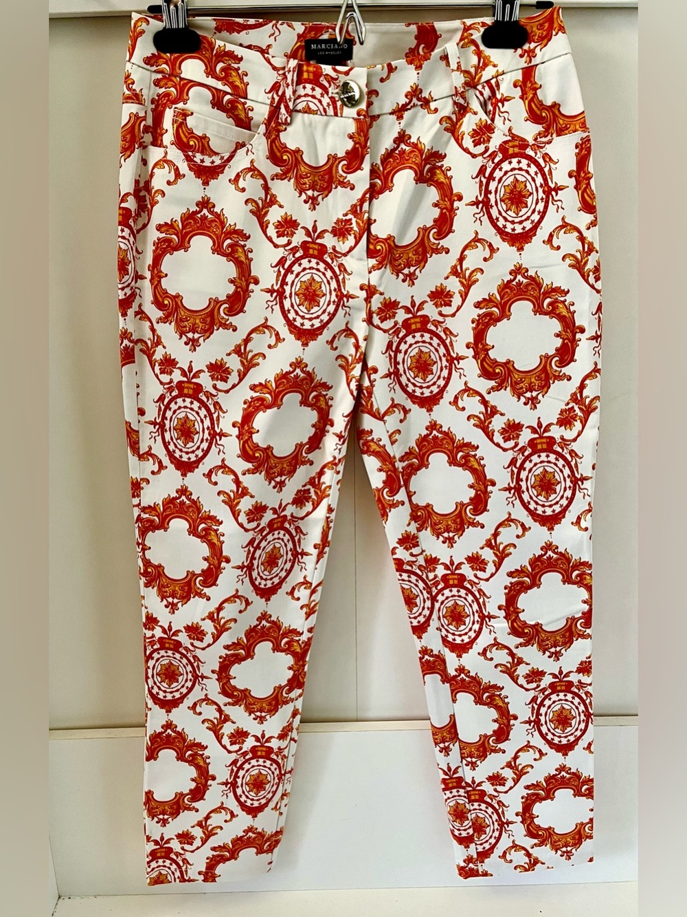 Marciano Los Angeles Baroque Print Cropped Pants | Size 6 | Luxury inspired - Picture 5 of 10
